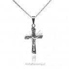 Krzyżyk srebrny z wizerunkiem Pana Jezusa oksydowany