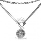 Silberne LEW-Halskette an einer Tibon-Rüstung