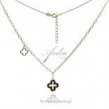 Vergoldete Silberkette mit einem schwarzen Kreuz aus Emaille