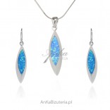 Silber besetzt mit blauem LUCY-Opal