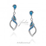 Silberne Ohrringe mit blauem Opal