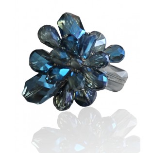 Piękna broszka z kryształów hydrotermalnych w cudnych odcieniach koloru niebieskiego