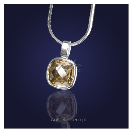 Biżuteria-Wisiorek srebrny z kryształem Swarovskiego w kolorze Golden Shadow-elegancki złoty odcień.