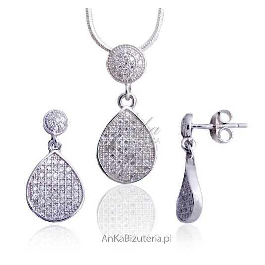 Piękna biżuteria-Serduszka srebrne z zapierającymi dech w piersiach kryształkami.