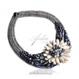 Wunderschöne Halskette mit Howlith, Naturperlen und Swarowski-Perlen